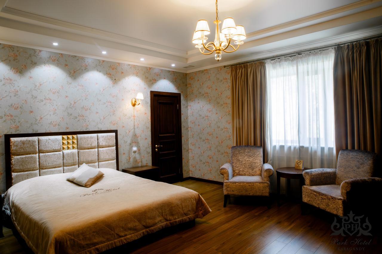 Park Hotel Karaganda Bagian luar foto