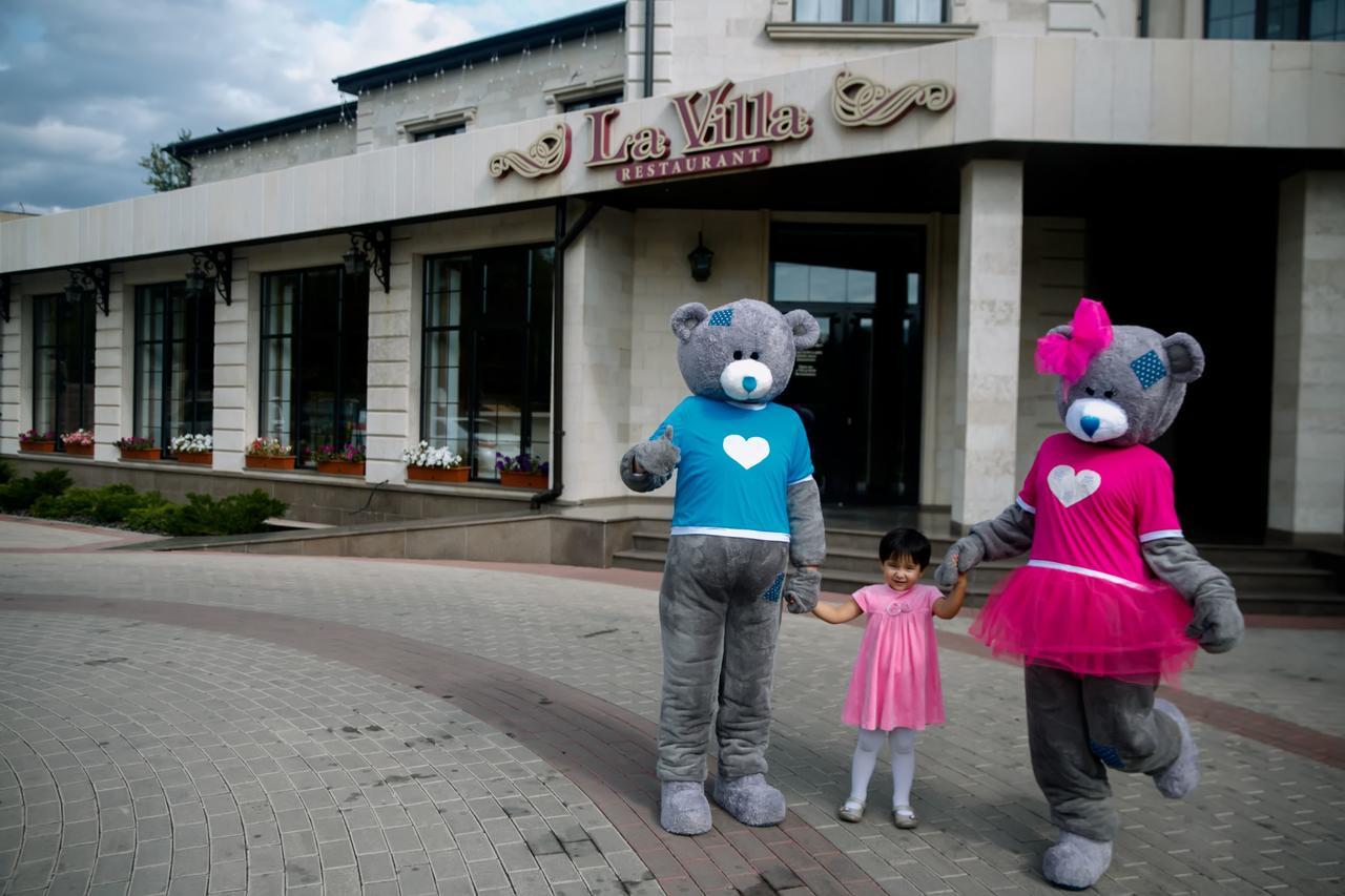 Park Hotel Karaganda Bagian luar foto